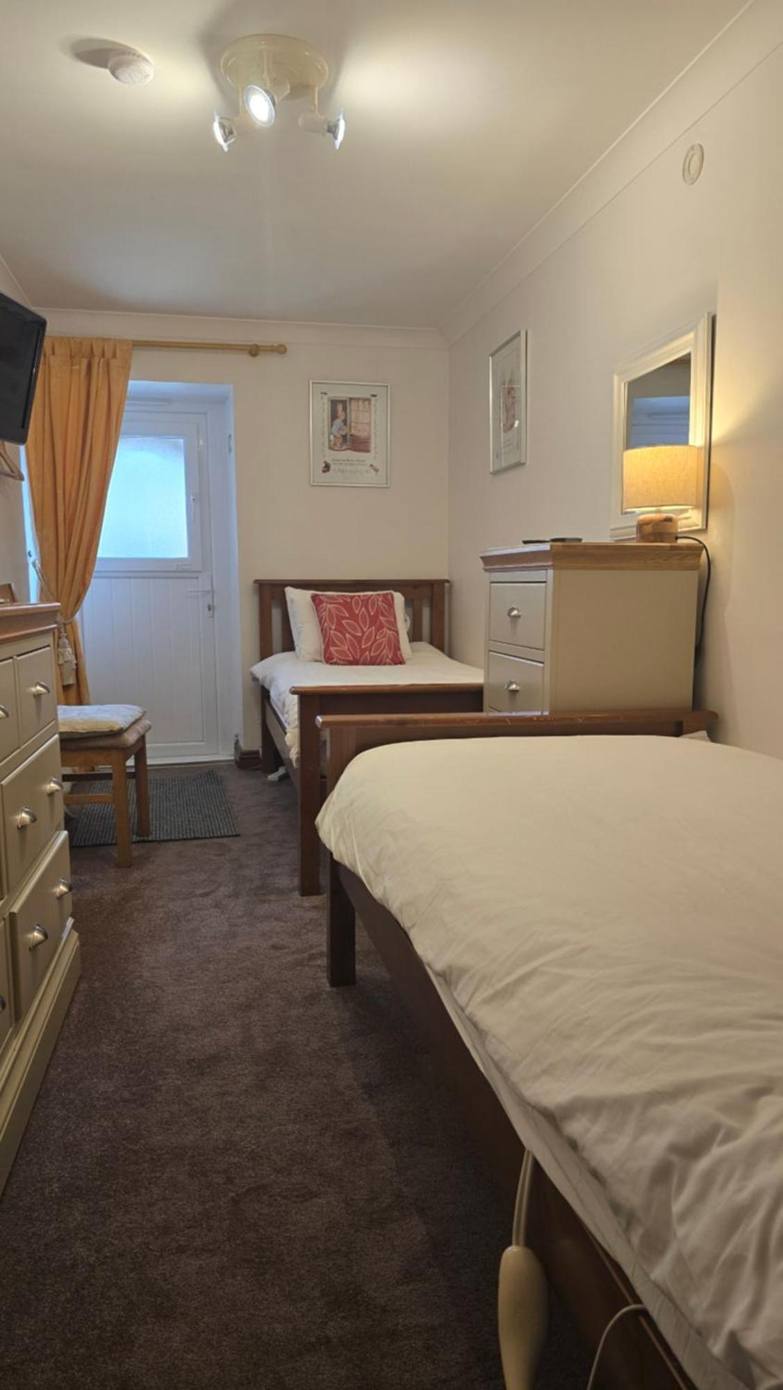 Lyndale Self-Catering Apartment Sleeps 4 Windermere Zewnętrze zdjęcie